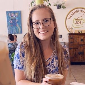 Meet your Posher, Danielle